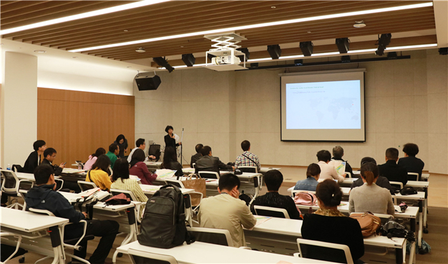 1539161750164209E8BA.jpg 韓方人員介紹首爾植物園概況.jpg